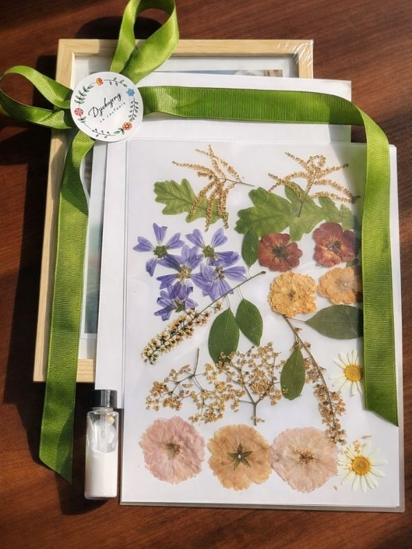 Obraz z suszonych kwiatów